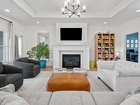 5th image of 5410 Crocus Dr