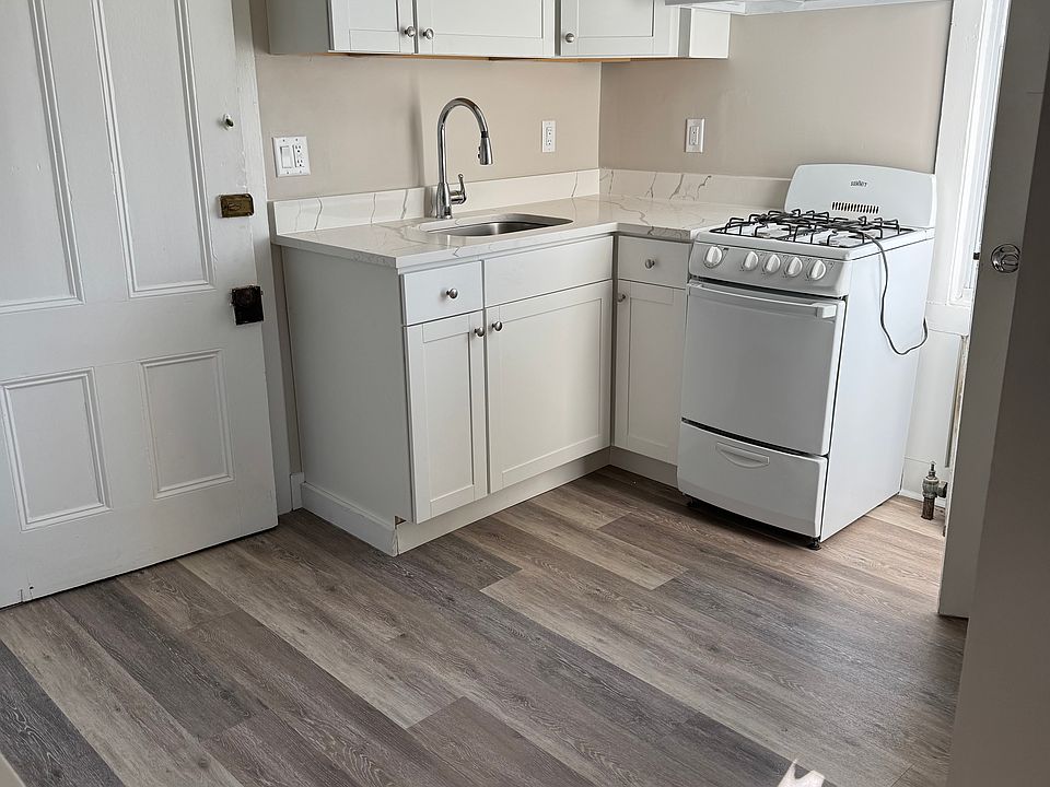 1st image of 24 Oakland Ave APT 2R