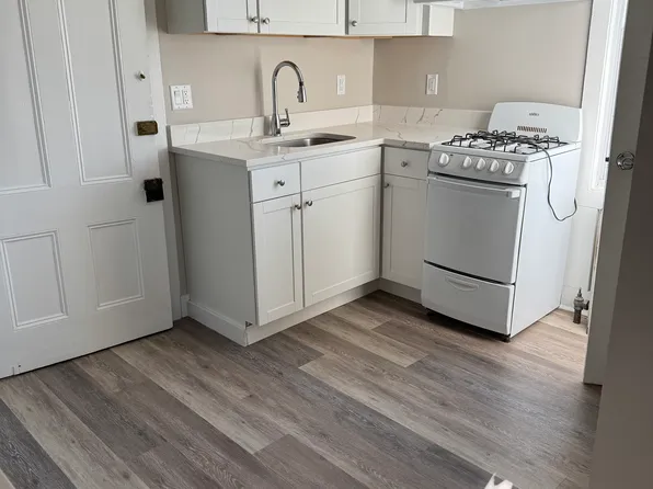 24 Oakland Ave APT 2R, Warwick, NY 10990
