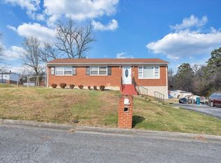 2074 Fairhope Rd NW, Roanoke, VA 24017