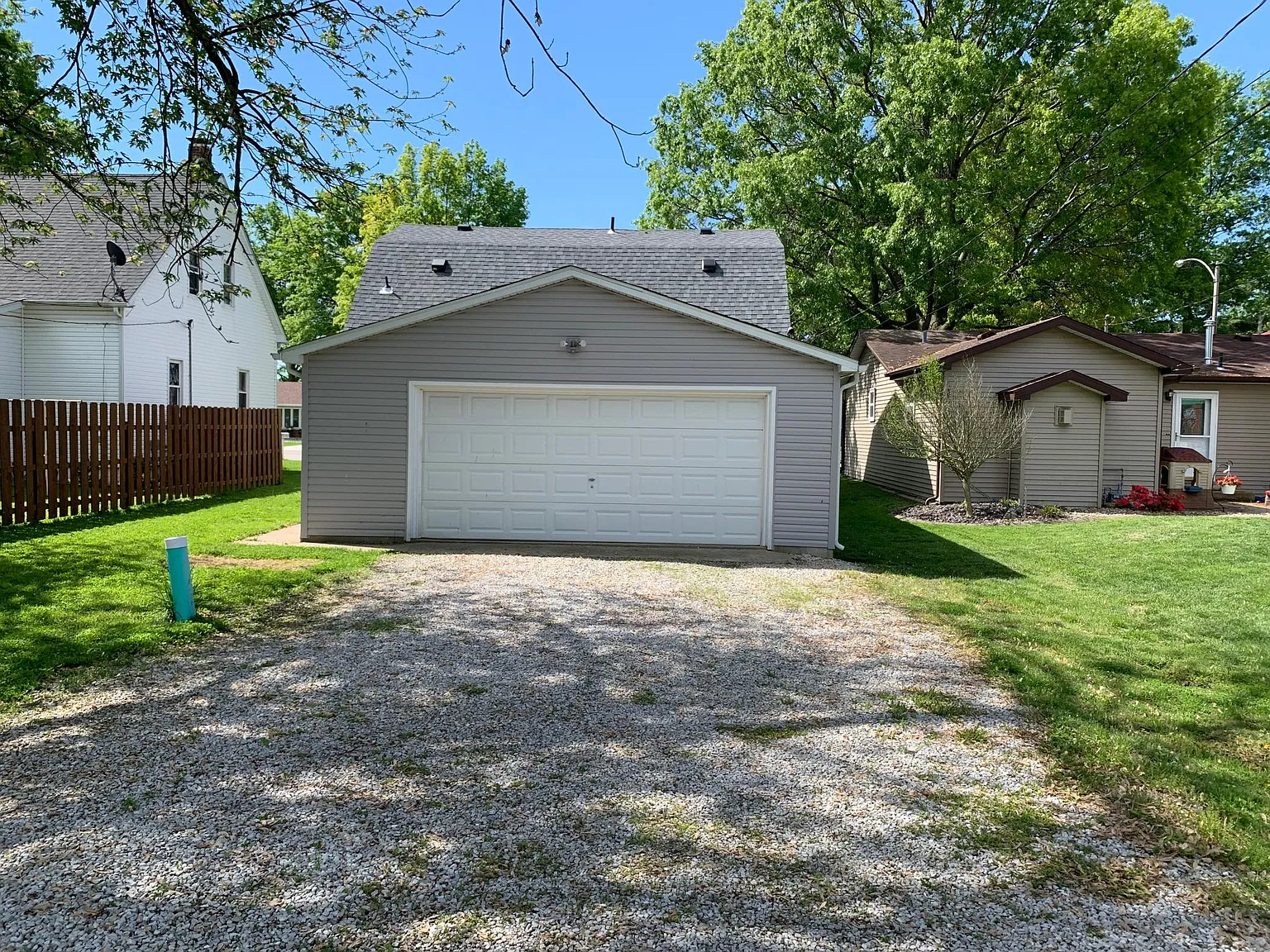 906 E Hanover St — Photo 4
