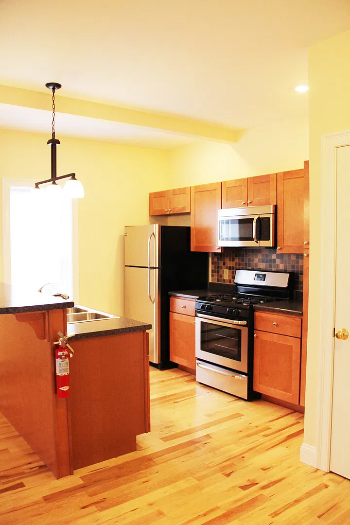 51 North Champlain St — Photo 1