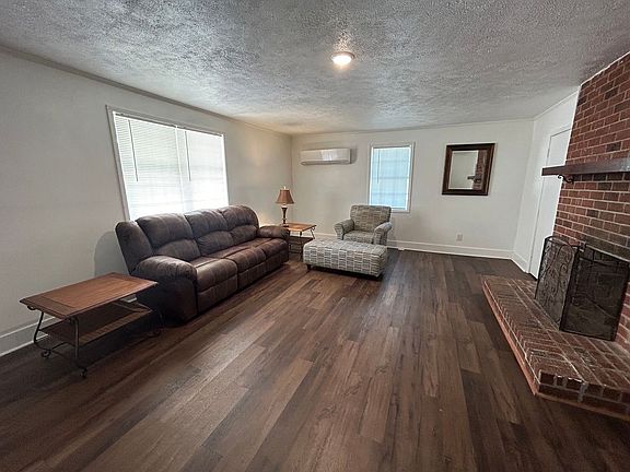 3rd image of 426 Monroe Ave