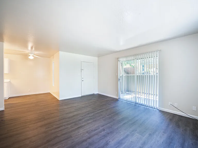 Kingston Place Apartments — Photo 11