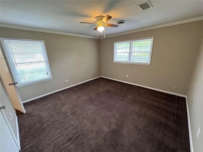 5855 Woodvale Dr — Photo 13