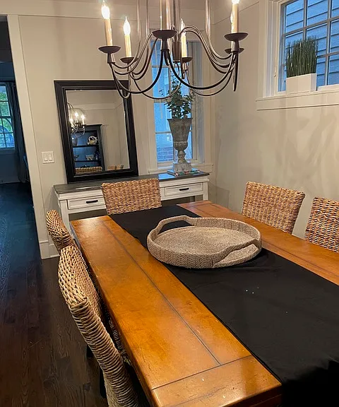 Formal dinning area