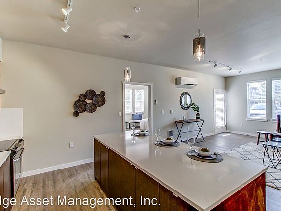 3rd image of 337 NE 79th Ave #11216573