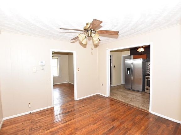 5th image of 404 Truman Cir