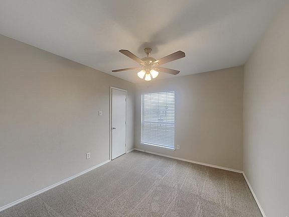 5th image of 933 Crowder Dr #66