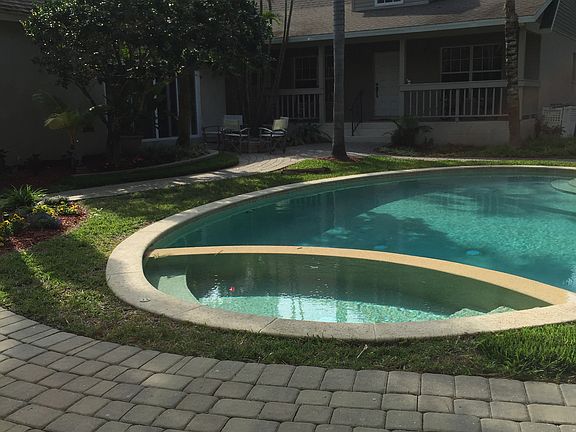 3rd image of 2550 Coach House Ln