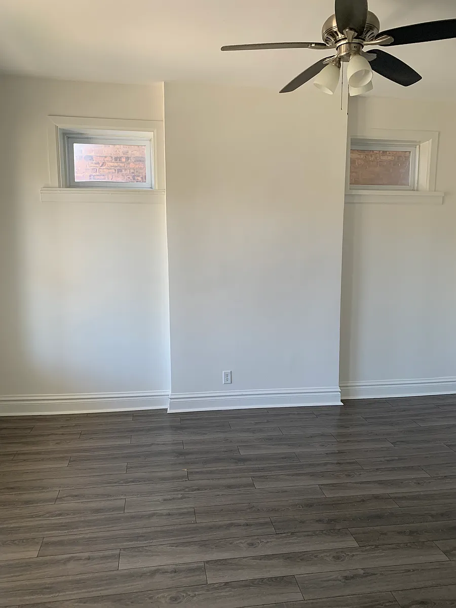 Building Photo - 6111 S Vernon Ave #2