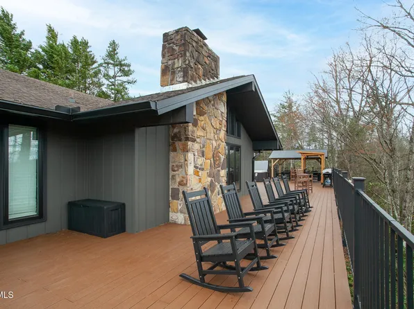 428 Moody Dr, Gatlinburg, TN 37738