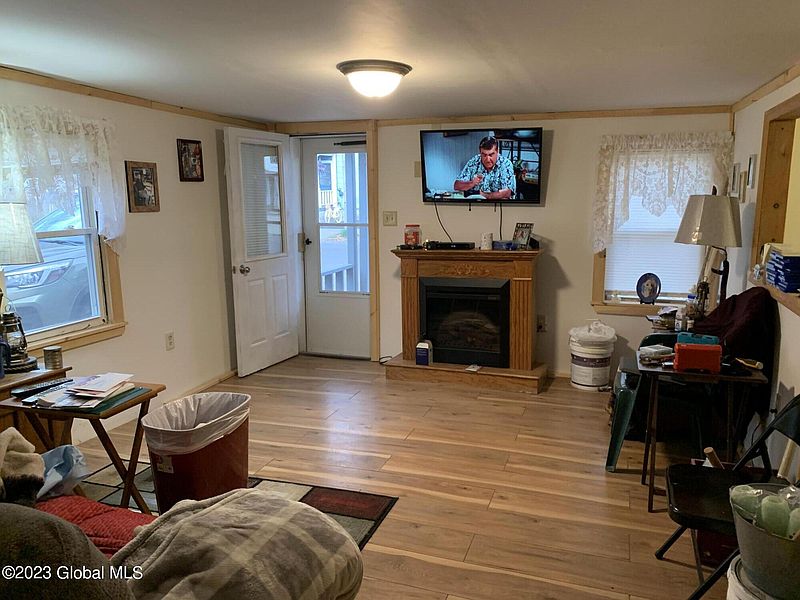 5th image of 31 Montcalm Street