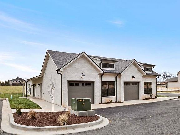 3rd image of 512 Old Lovers Ln Unit 712