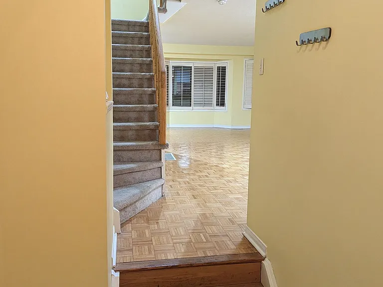 18 Clark Ave W #192 — Photo 3