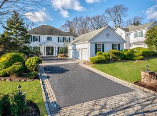 8 Meadow Ln, Manhasset, NY 11030