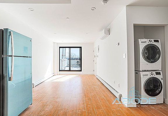 3rd image of 1223 Putman Ave #5R