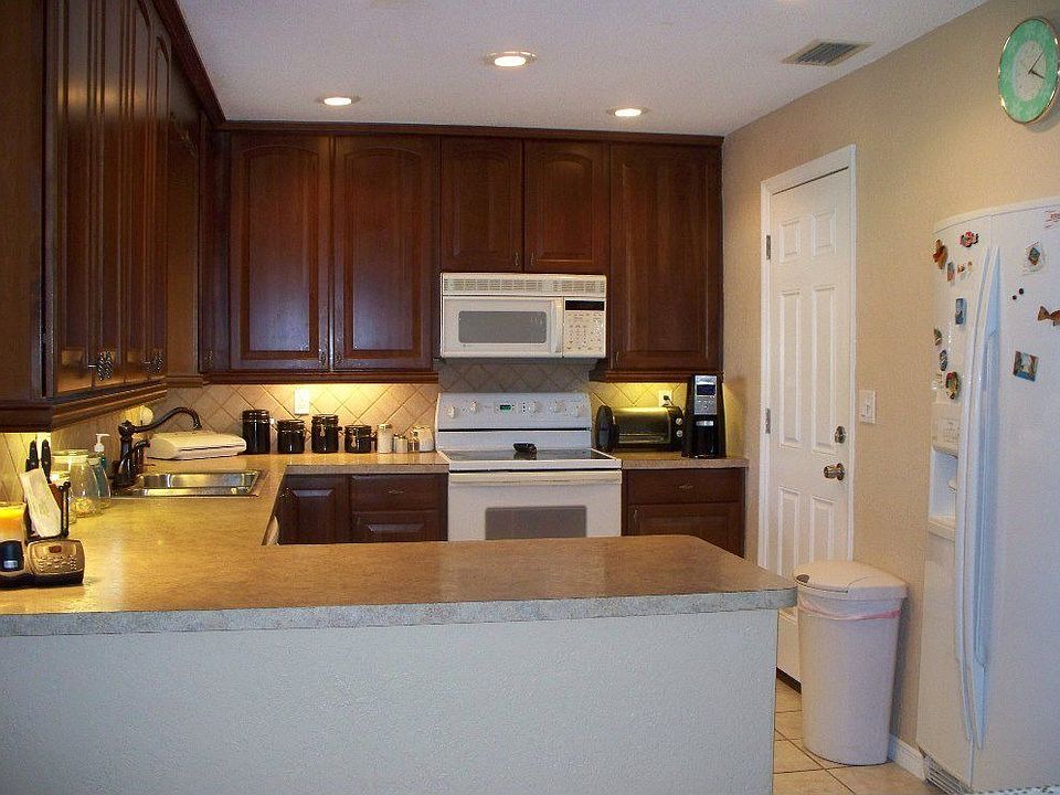2nd image of 292 Farmbrook Rd