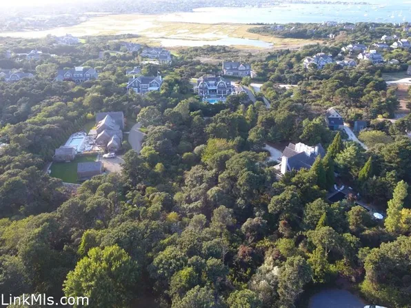 7 Brewster Rd, Nantucket, MA 02554