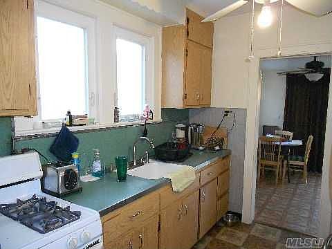 5th image of 2954 Deen St