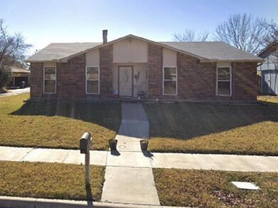 1st image of 327 Willow Springs Dr