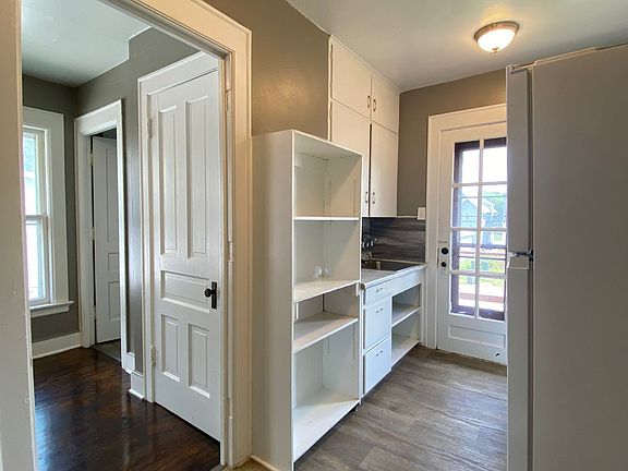 3rd image of 1427 2nd Ave SE #4
