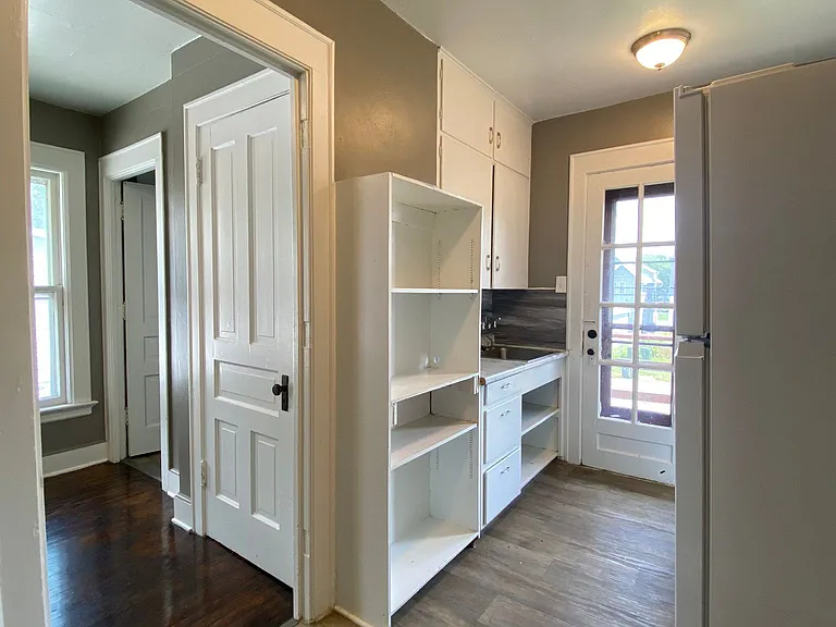 1427 2nd Ave SE #4 — Photo 3