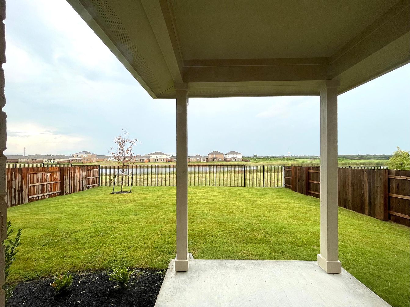 carousel photo #7 (MLS)