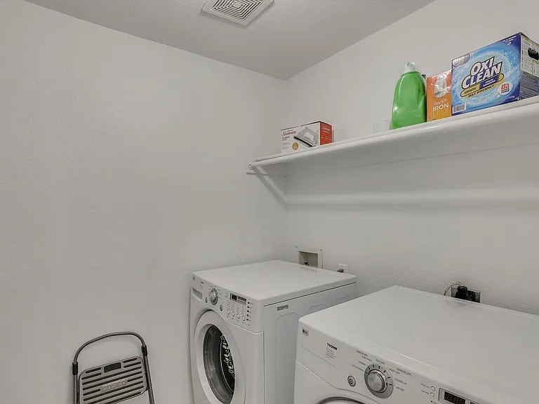 2410 Shorewood Ct — Photo 39