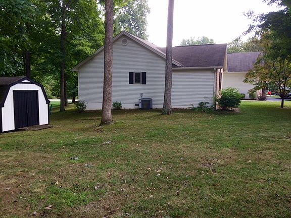 3rd image of 554 Stewart Ct