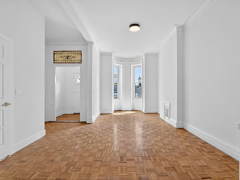 701 Bergen Ave — Photo 29