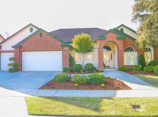1110 N De Witt Ave, Clovis, CA 93611