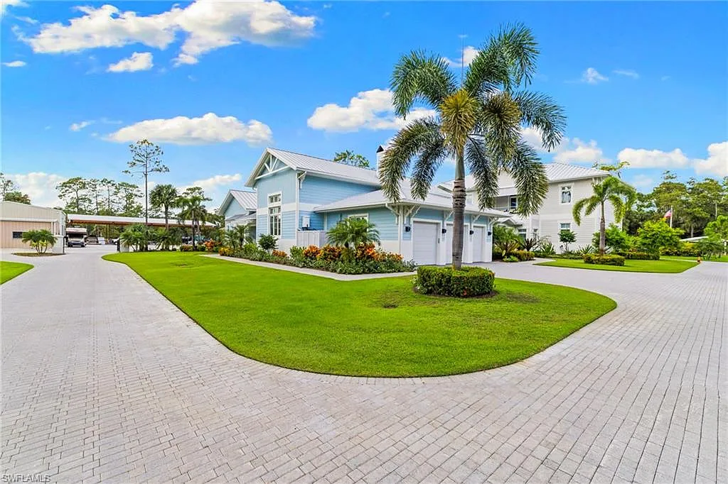 2 bed, 4.0 bath, 2000 sqft, $6,100 — Photo 3