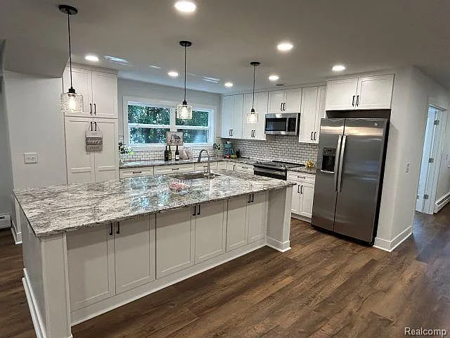 327 Millington Blvd — Photo 6
