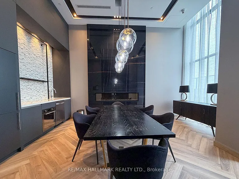 225 Village Green Sq W #605 — Photo 13