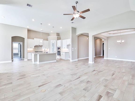 5th image of 24315 Majestic Crown Ct