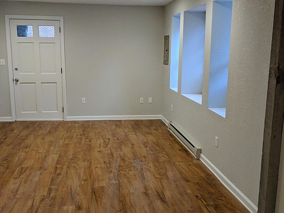 2nd image of 218 Chestnut Park Dr #4