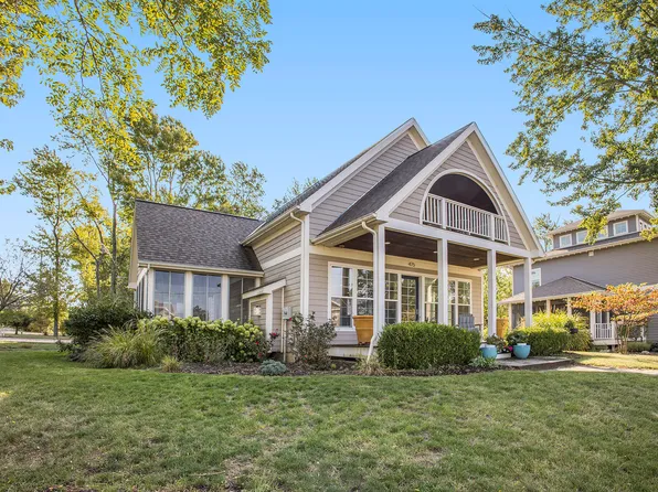475 Lake Shore Dr, South Haven, MI 49090