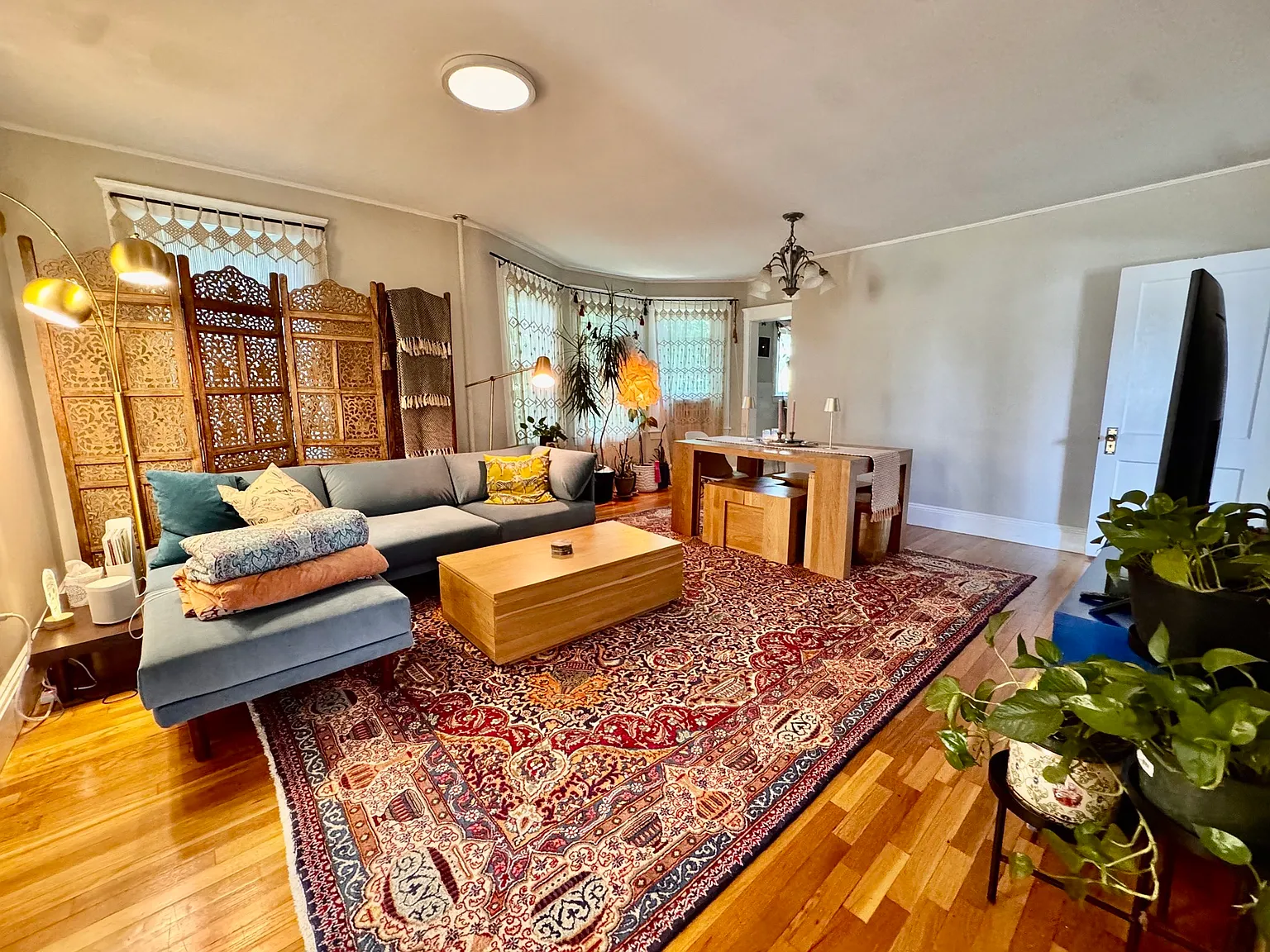5 bed, $6,000 — Photo 1