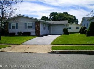 21 Clay Cir, Brick, NJ 08724