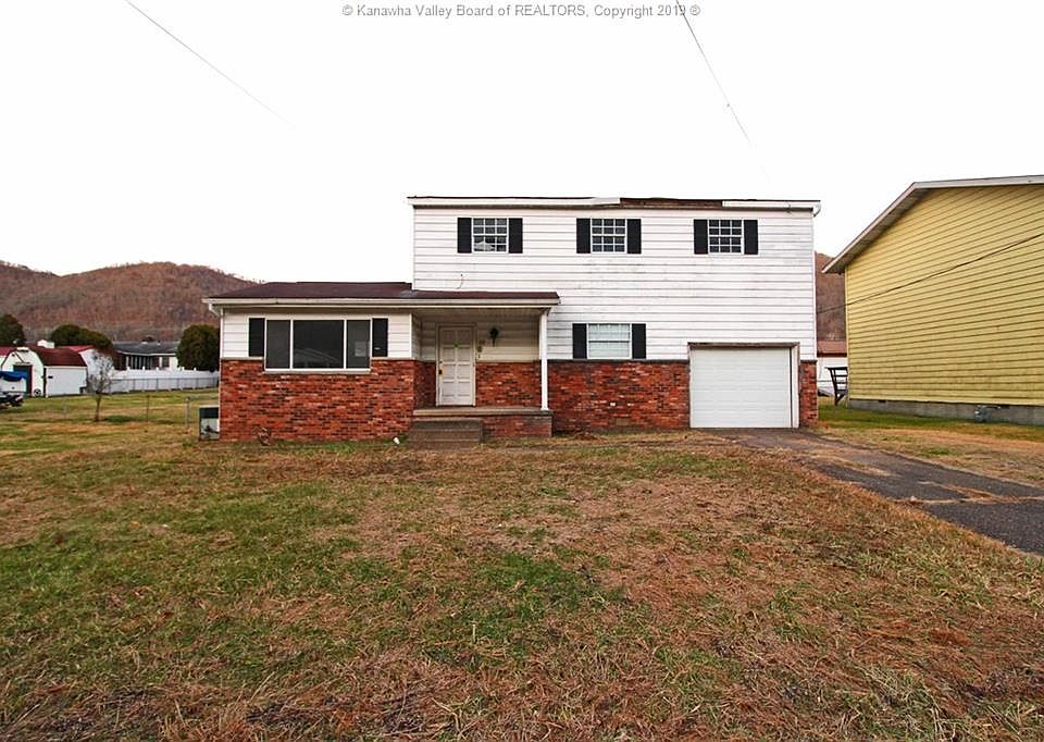 1st image of 20 Elm Dr