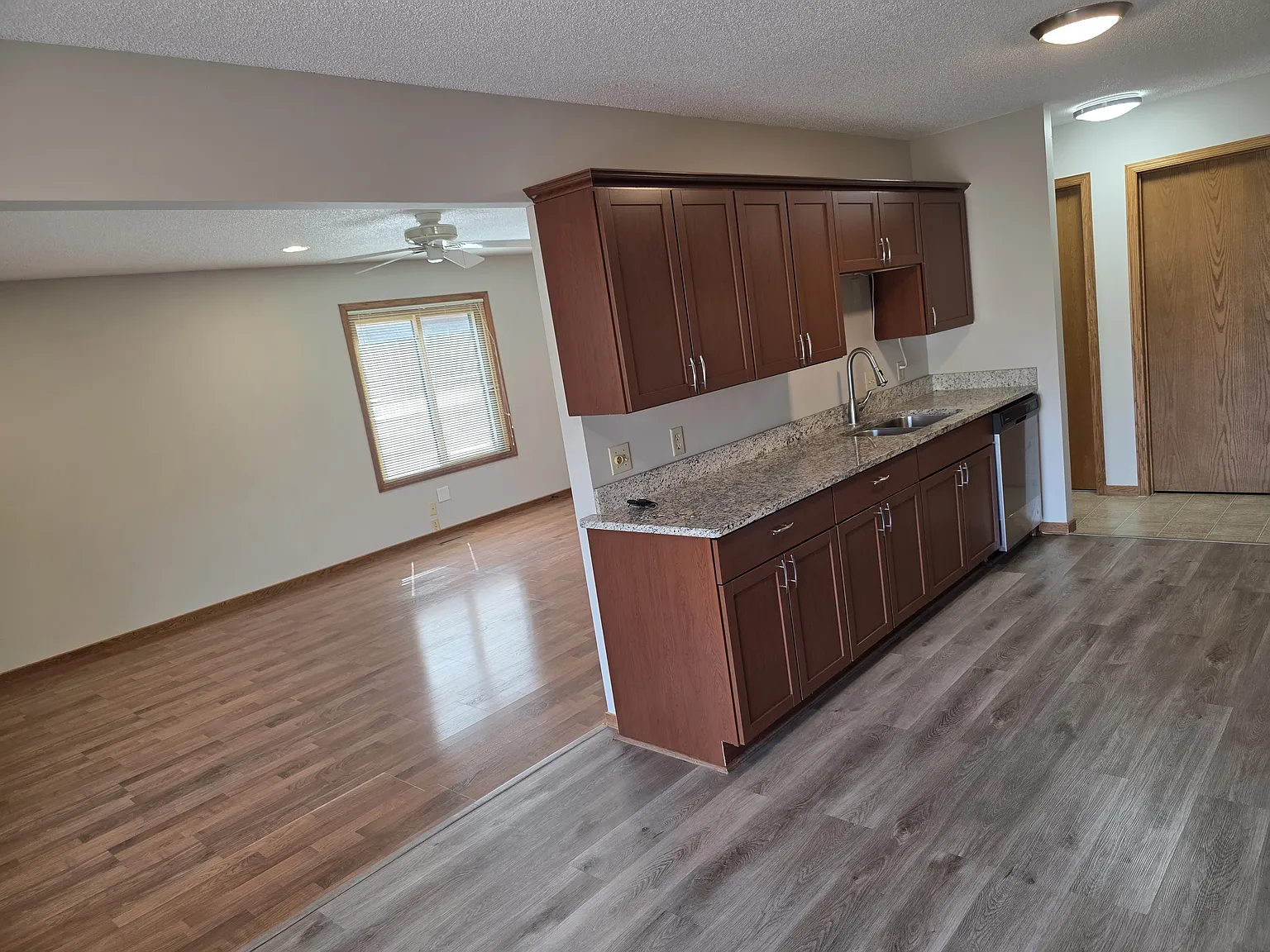 5385 Emerald Way — Photo 4