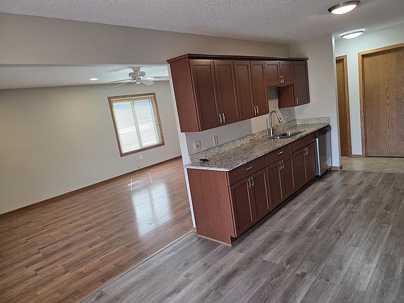 4th image of 5385 Emerald Way