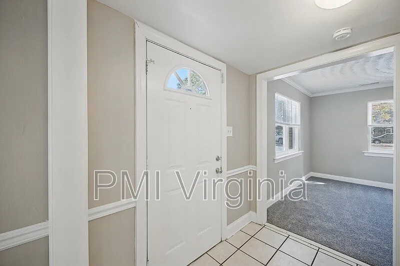 Weblin Place — Photo 3