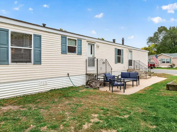 1209 104th Ln NE, Blaine, MN 55434
