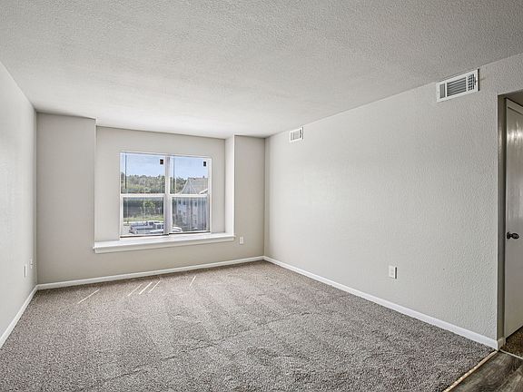 5th image of 202 Sundance Dr #15