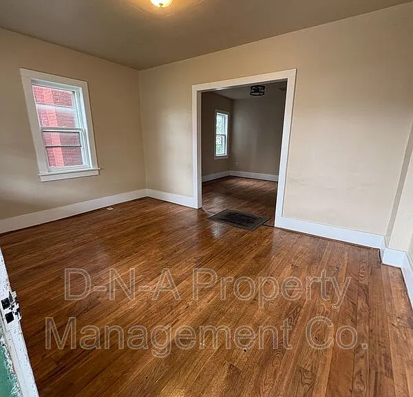 80 Lenox Ave — Photo 3