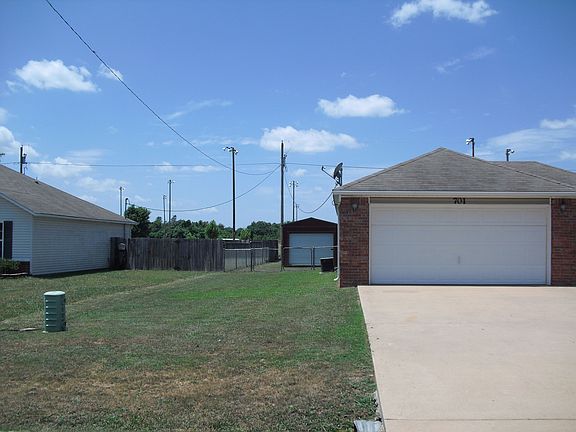 2nd image of 701 Persimmon St SW