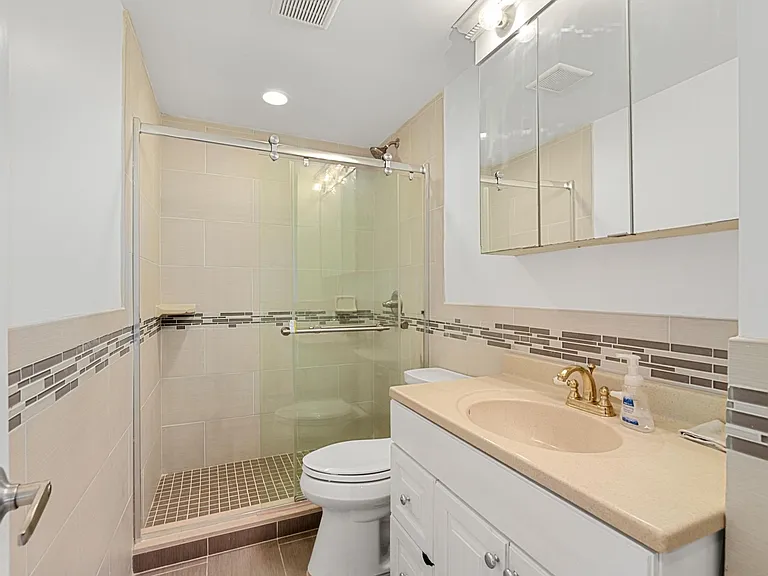 3 Finch Rd #B — Photo 8
