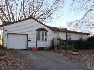 2107 N 5th Ave E, Newton, IA 50208